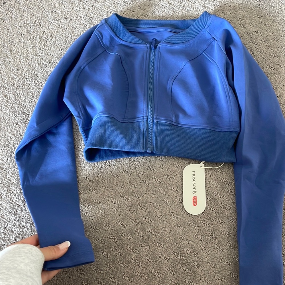 Cropped workout top